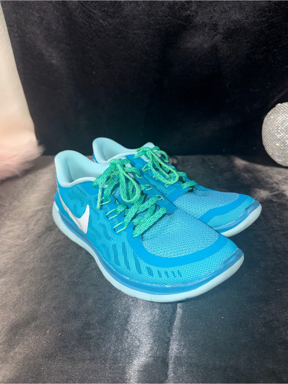 Nike Women’s Teal Athletic Running Shoes with Green Laces